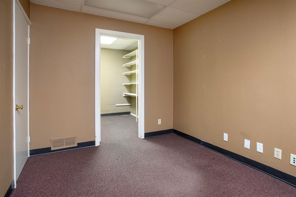 415 S Beckham Avenue Property Photo 17