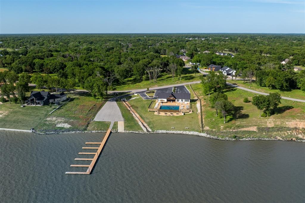 1548 Shoreline Drive Property Photo 16