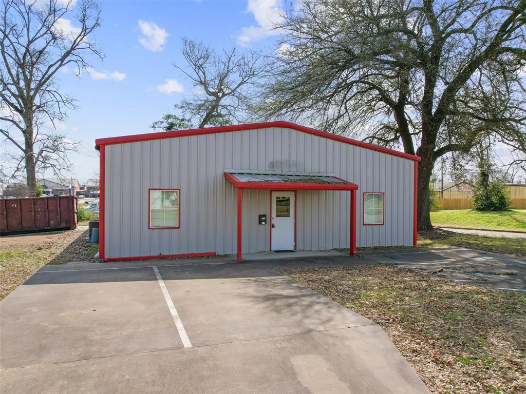 207 W Scott St. Property Photo 8