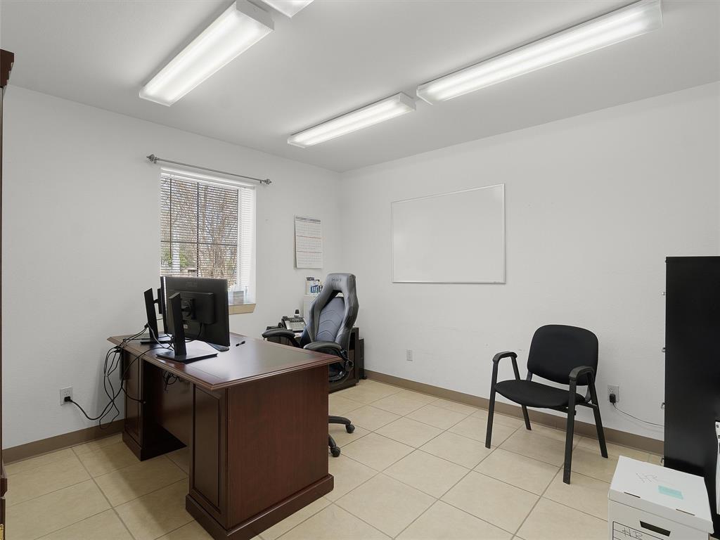 207 W Scott St. Property Photo 12