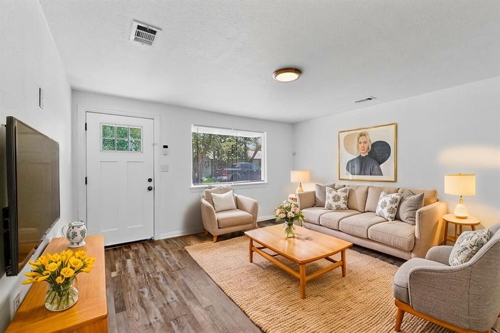 2020 Laura Street Property Photo 1
