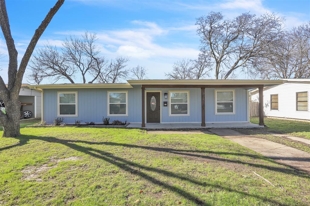 725 Grande Drive Property Photo
