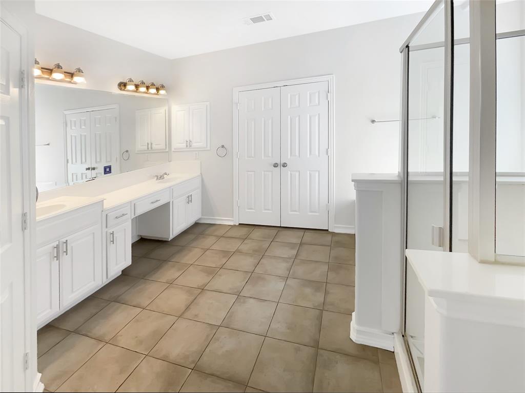 8504 Balta Court Property Photo 6