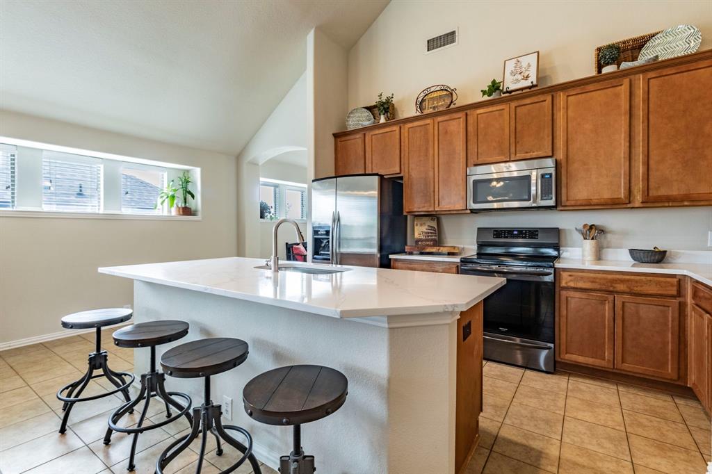 1100 Thicket Drive Property Photo 1