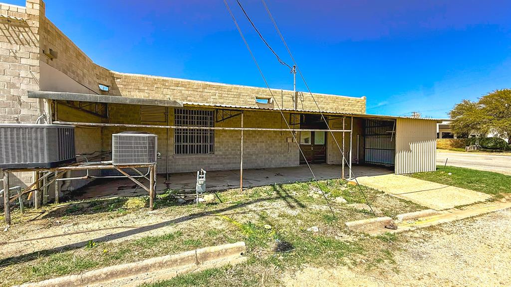 128 N Church Street Property Photo 17