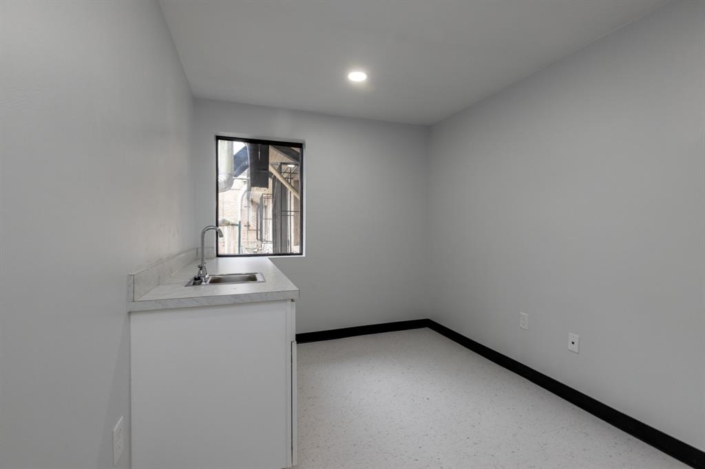 112 Denver Trail Property Photo 21