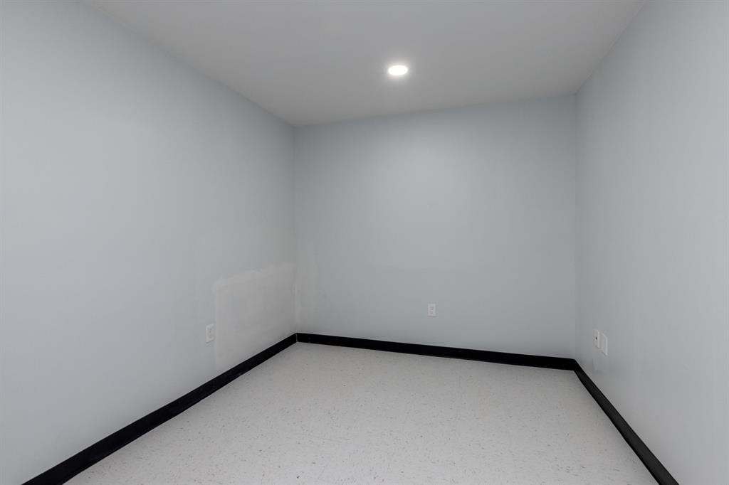 112 Denver Trail Property Photo 23