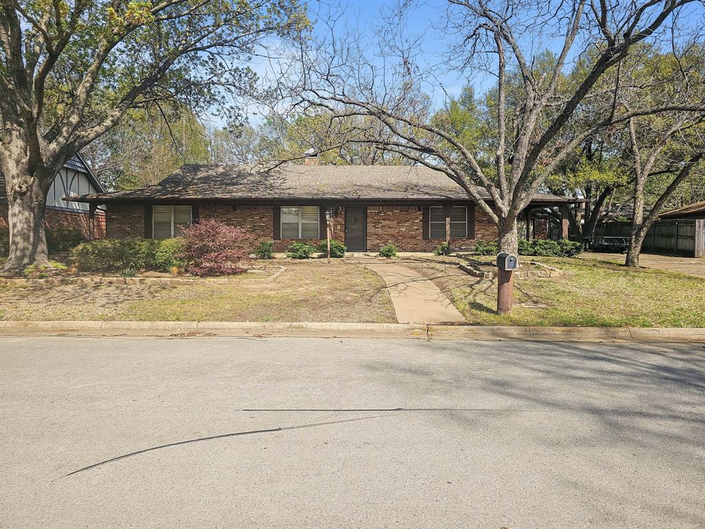 1807 Elm Crest Drive Property Photo 1