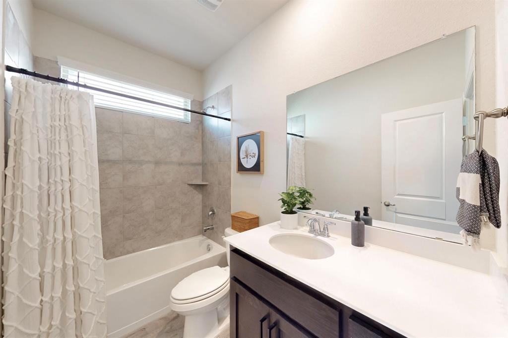 1421 Sage Way Property Photo 20