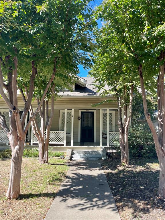 5627 Worth Street Property Photo