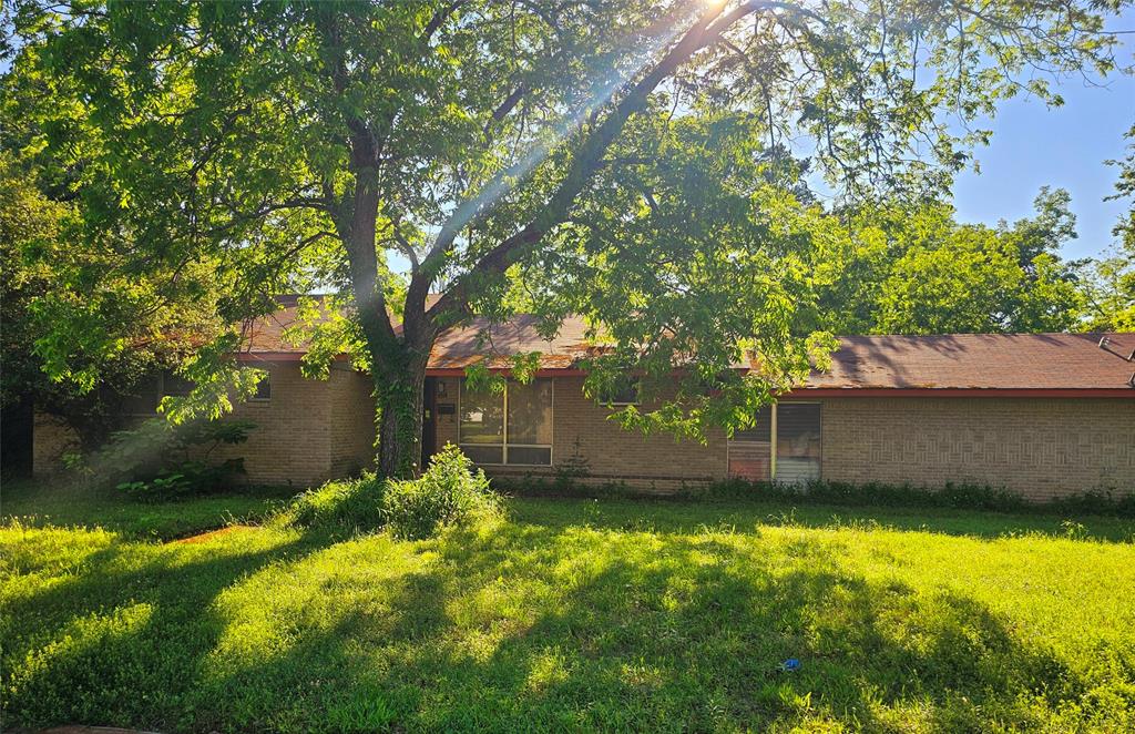 301 N 8th Avenue Property Photo
