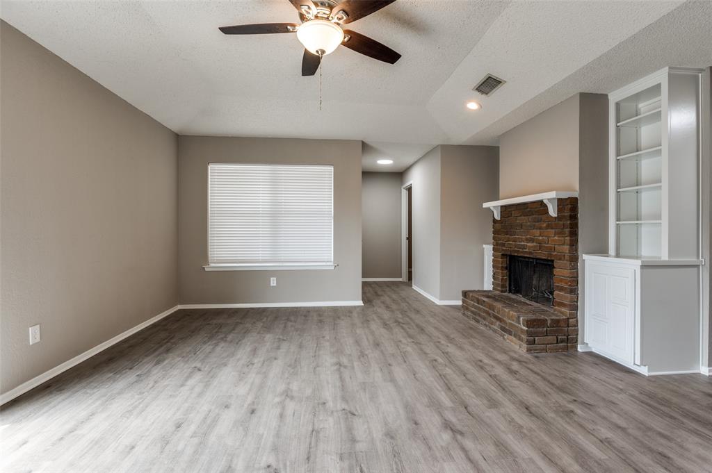 9886 Camfield Avenue Property Photo 6