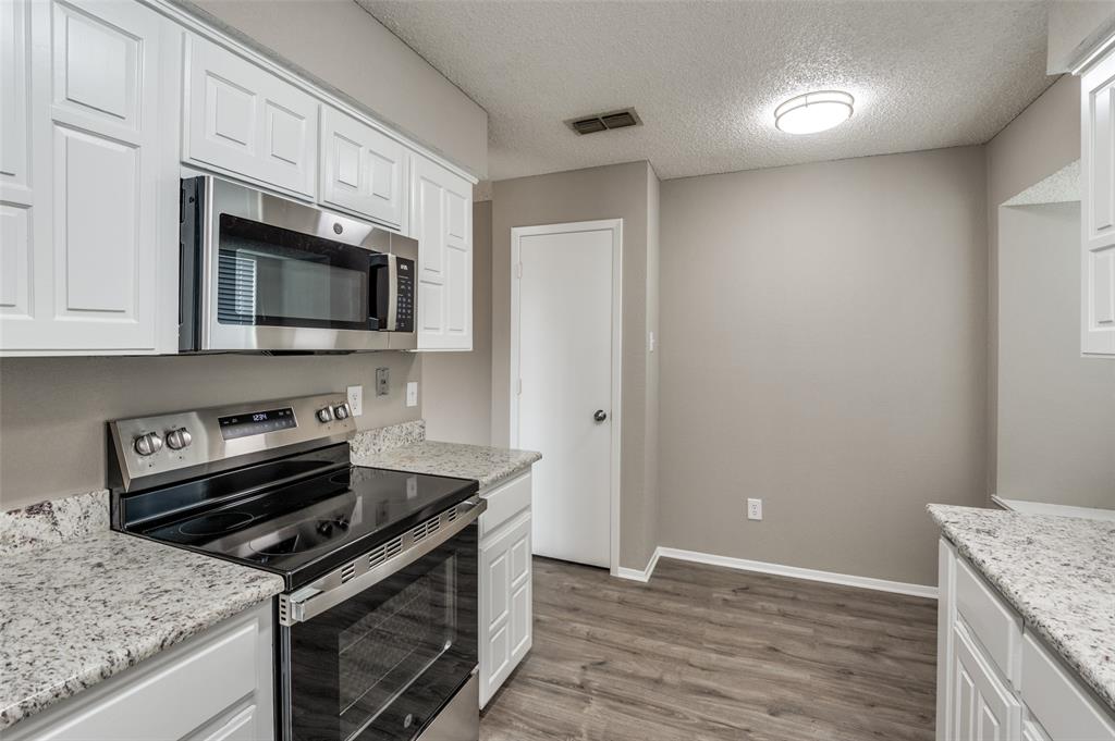 9886 Camfield Avenue Property Photo 13