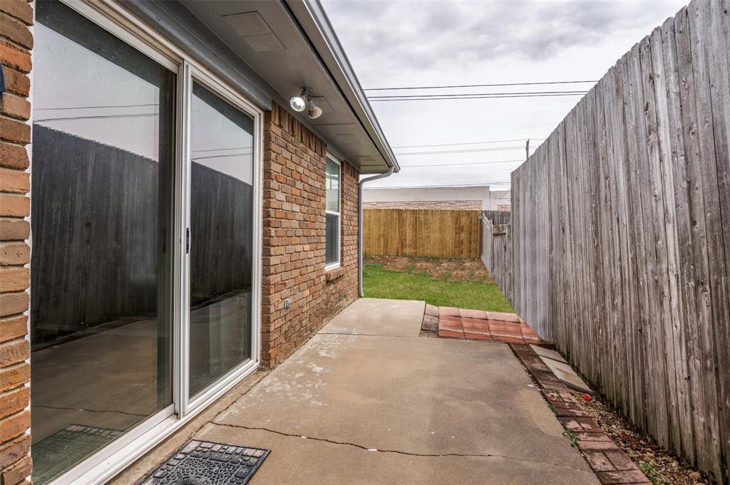 9886 Camfield Avenue Property Photo 25