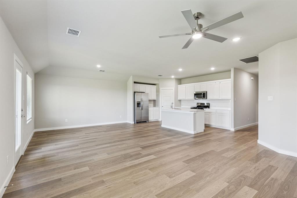 235 Lockhart Street Property Photo 11