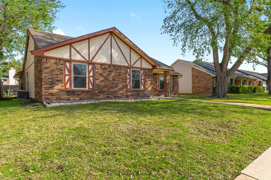 4248 Ireland Drive Property Photo 2