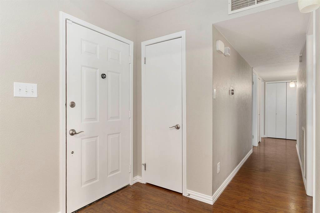 4248 Ireland Drive Property Photo 3