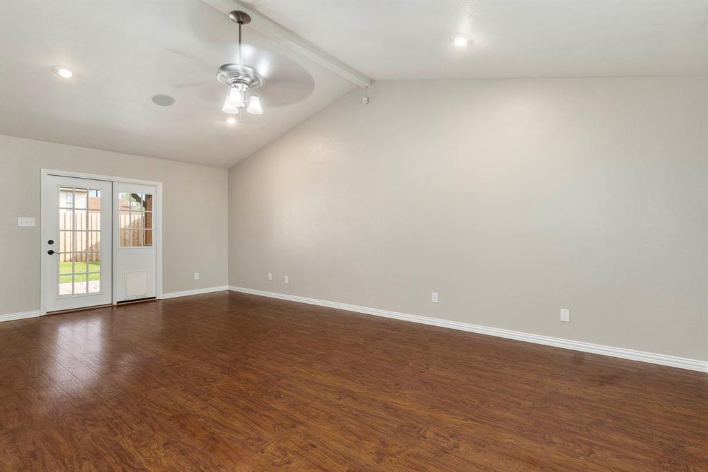 4248 Ireland Drive Property Photo 5