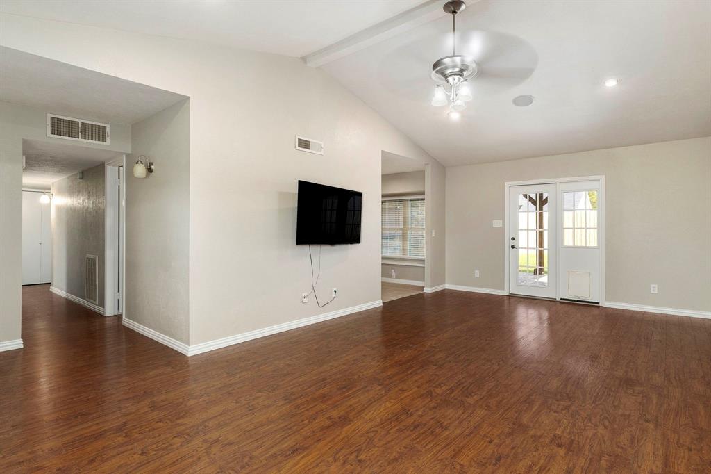 4248 Ireland Drive Property Photo 7