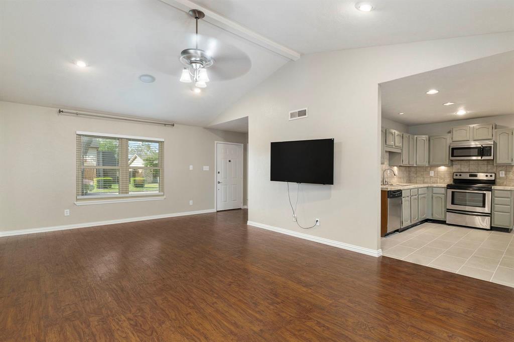 4248 Ireland Drive Property Photo 8