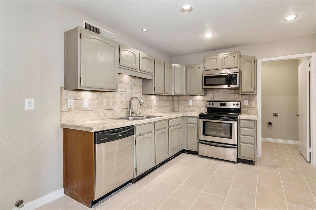 4248 Ireland Drive Property Photo 10
