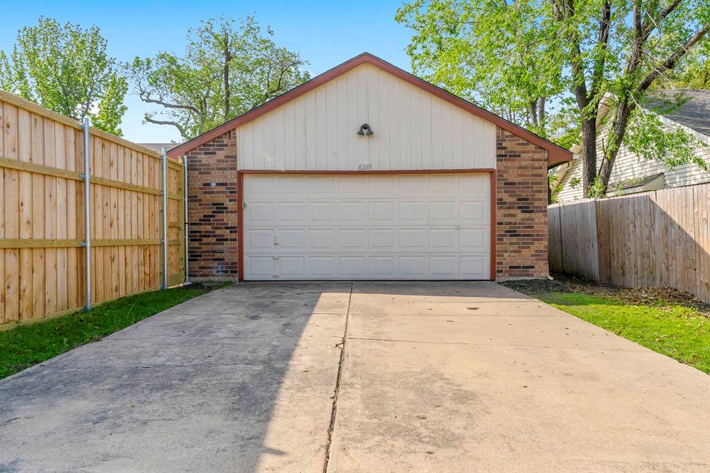 4248 Ireland Drive Property Photo 25