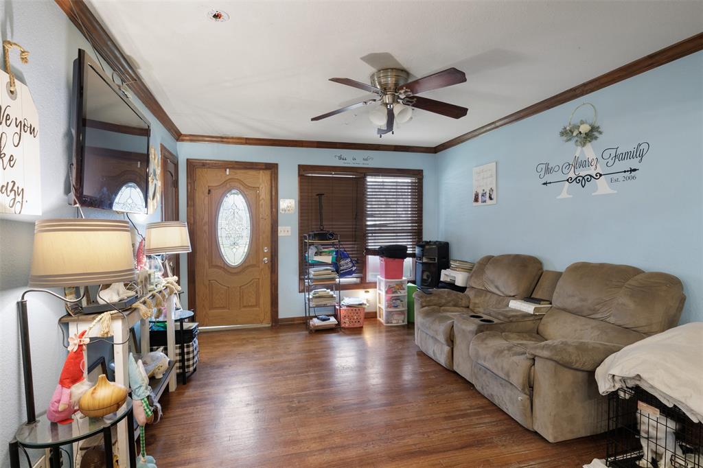303 S Main Street Property Photo 4
