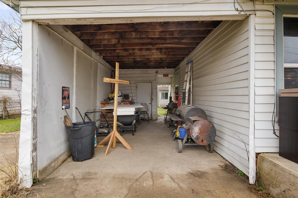 303 S Main Street Property Photo 17