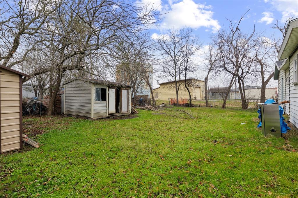 303 S Main Street Property Photo 18