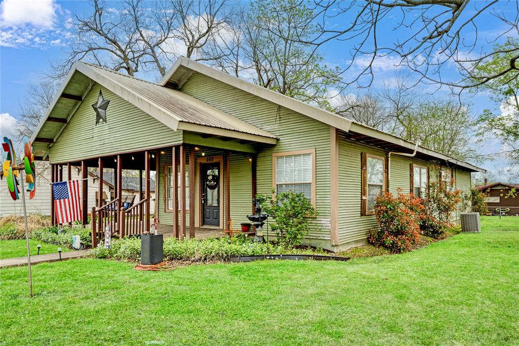 565 Monroe Street Property Photo