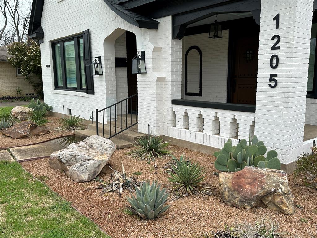 1205 Main Street Property Photo 10