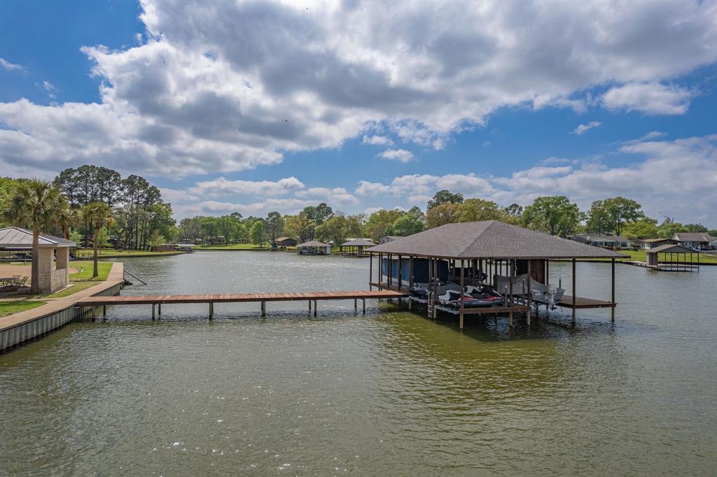 2512 Oak Drive Property Photo