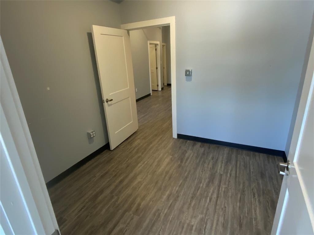 113 S Avenue D Property Photo 6