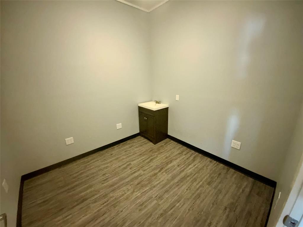 113 S Avenue D Property Photo 11