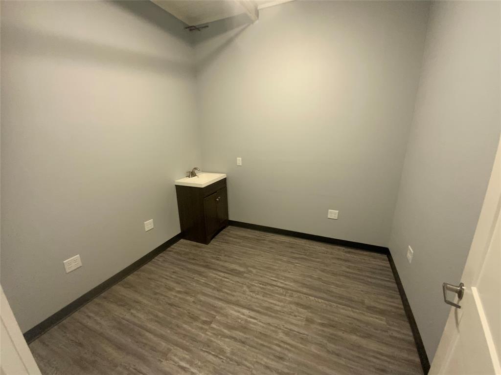 113 S Avenue D Property Photo 12