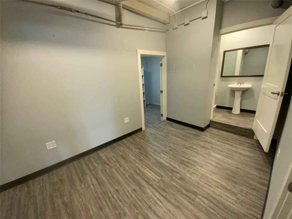 113 S Avenue D Property Photo 13