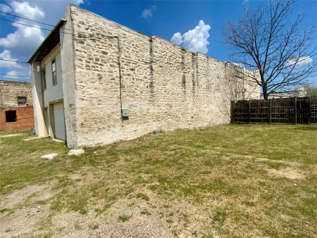 113 S Avenue D Property Photo 28