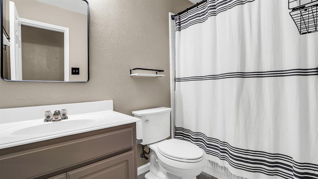 1621 Salvia Springs Drive Property Photo 32