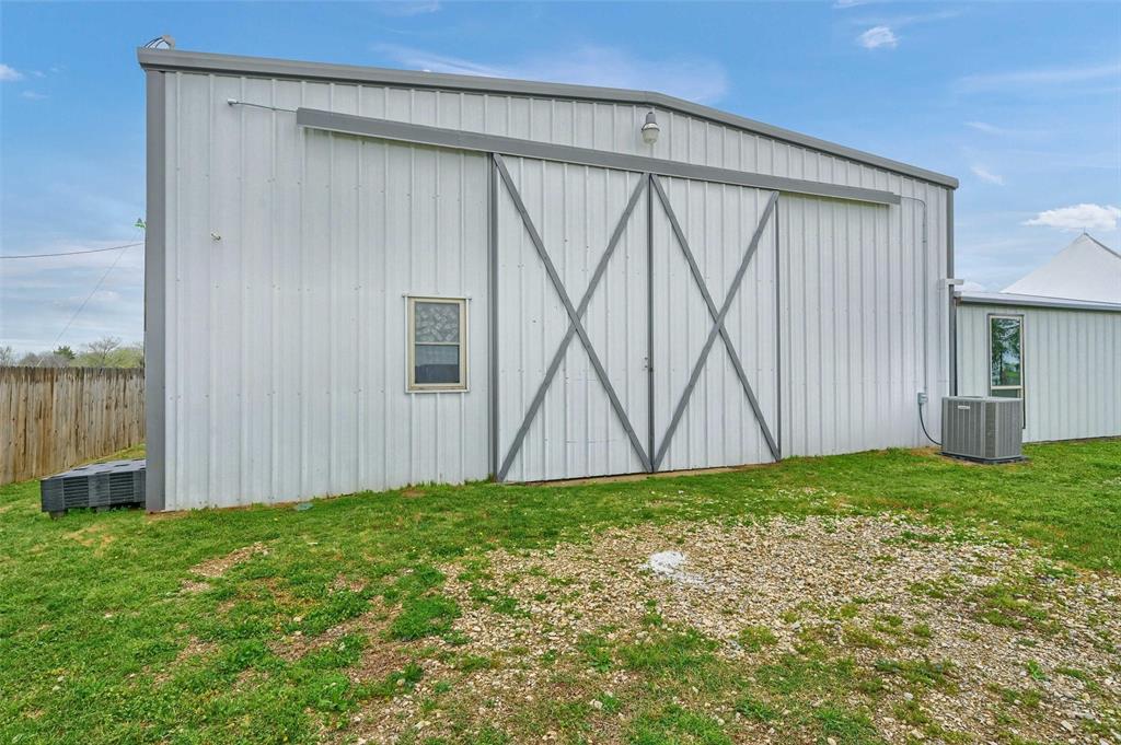 9517 S Collinsville Property Photo 3
