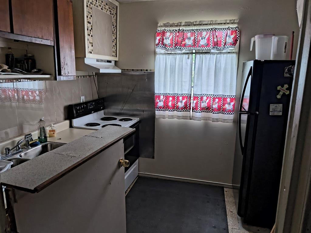 4404 Baylor Street Property Photo 4