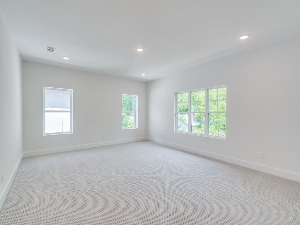 706 W White Avenue Property Photo 14