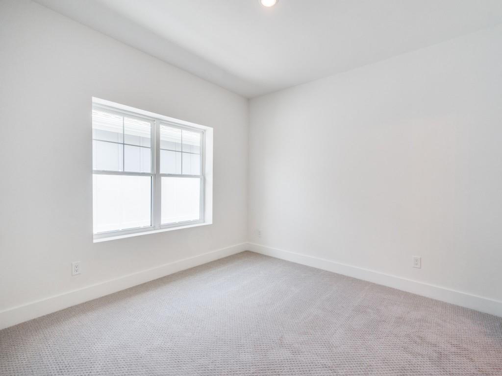 706 W White Avenue Property Photo 17