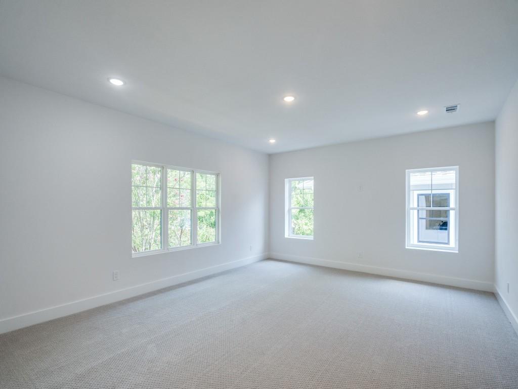 710 W White Avenue Property Photo 14
