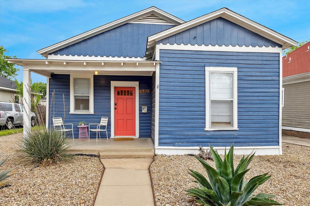 1320 S Lake Street Property Photo