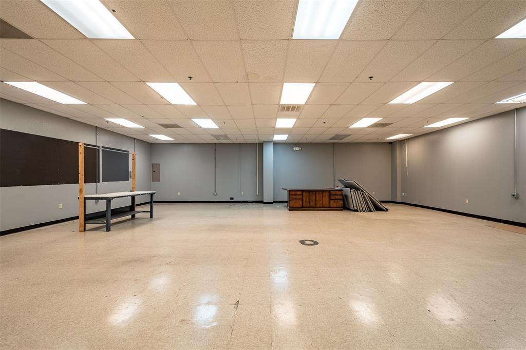 108 Industrial Drive Property Photo 6