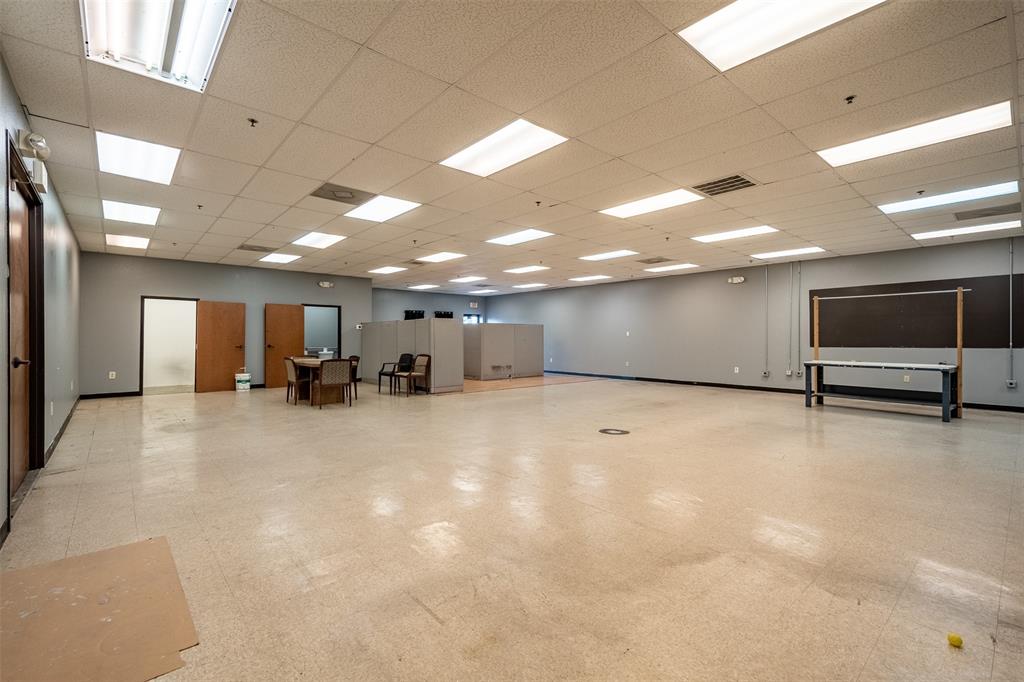 108 Industrial Drive Property Photo 8