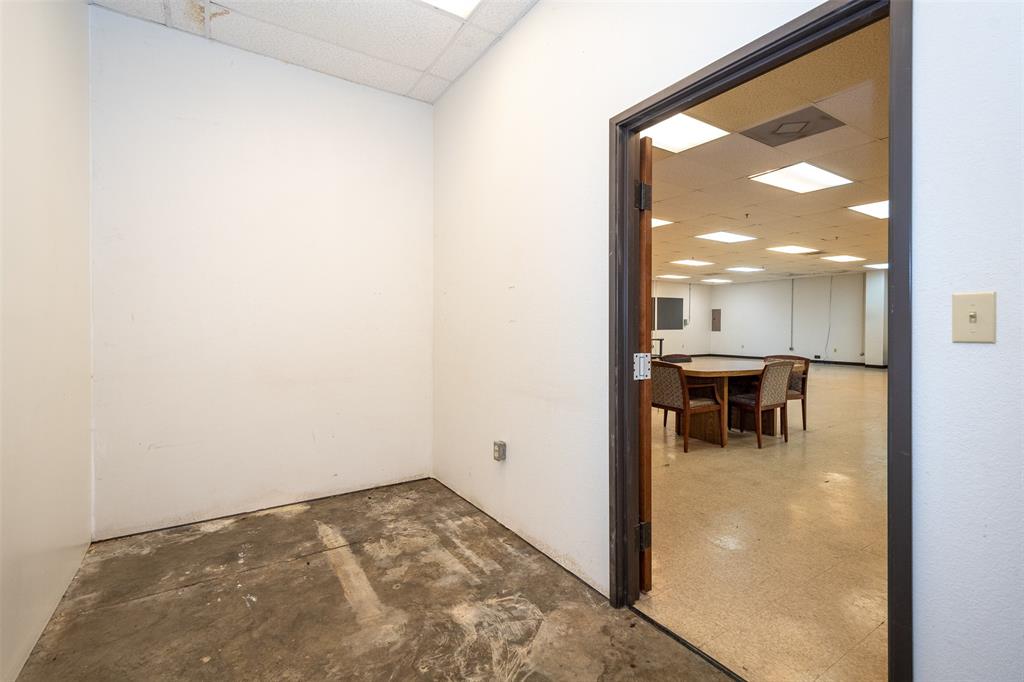 108 Industrial Drive Property Photo 12