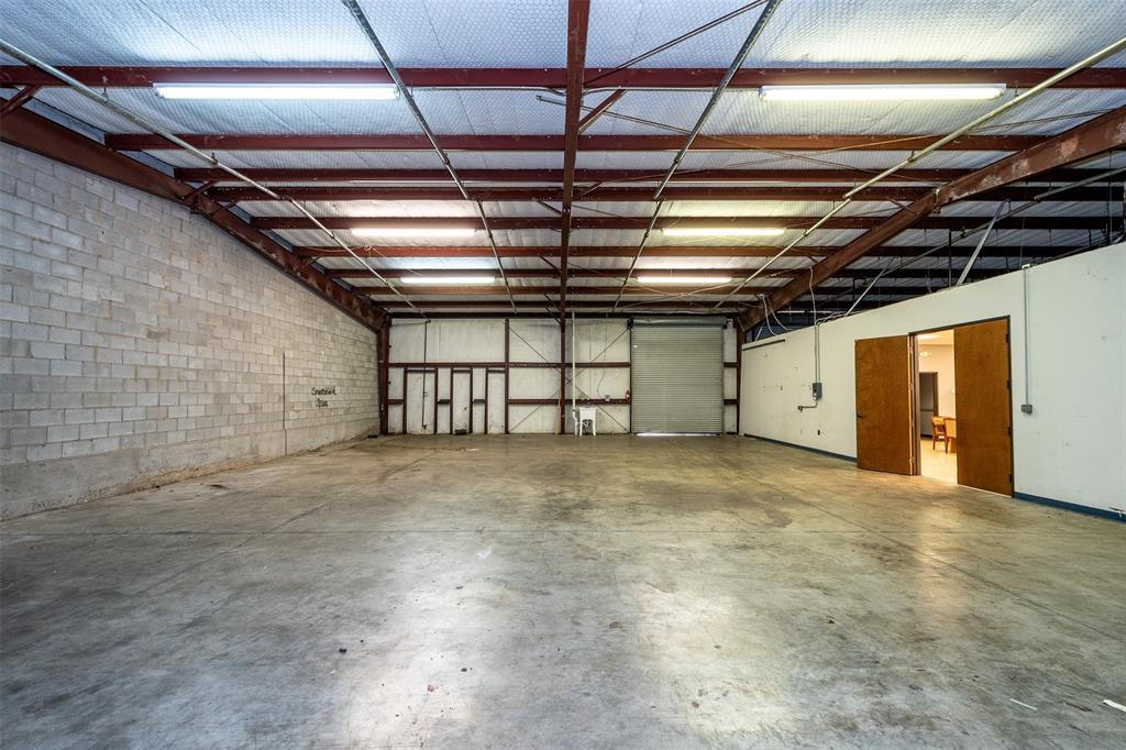 108 Industrial Drive Property Photo 14
