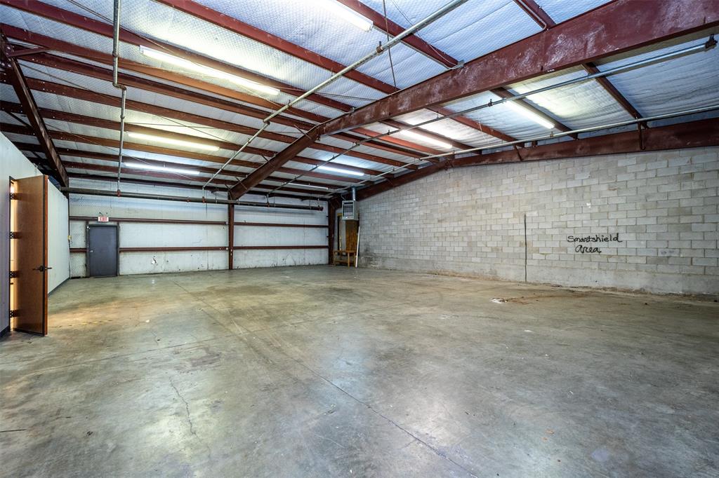 108 Industrial Drive Property Photo 16