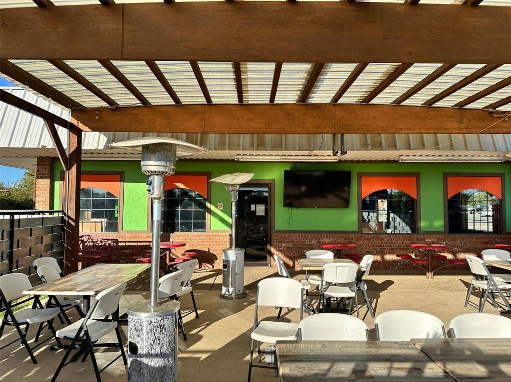 2000 S Commercial Avenue Property Photo 20